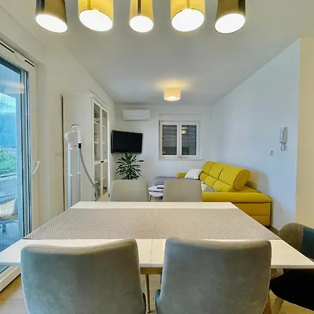 Alida Valli Apartamento Kaštela